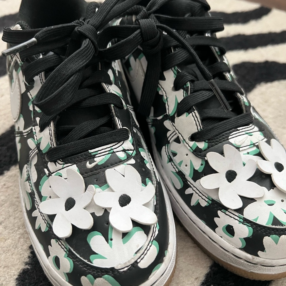 Nike Air Force 1 LV8 Kids Sneakers - Black, White, and Green Floral